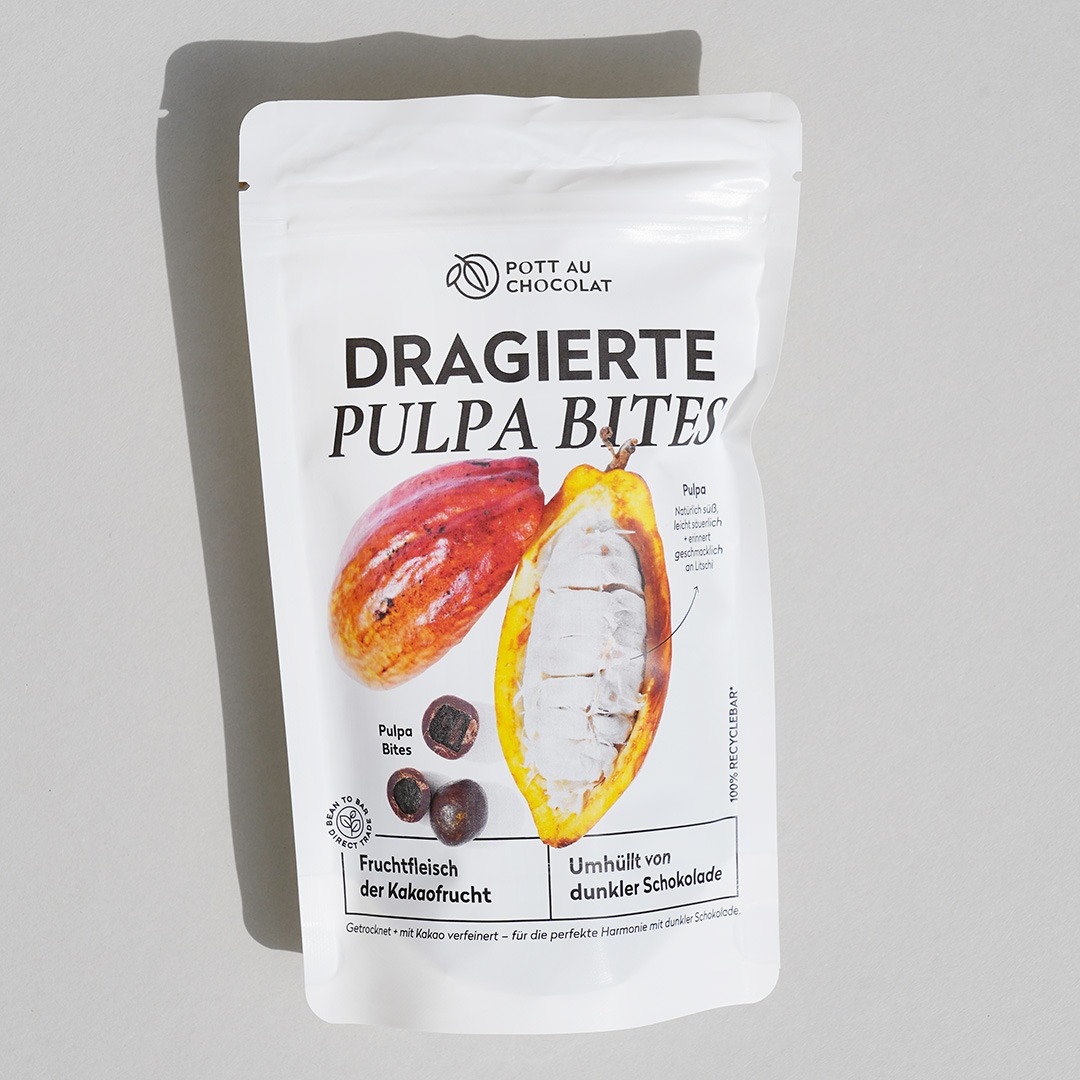 Verpackung der Cacao Pulpa Bites. Weiße PET Tüte mit Abbildung einer Kakaofrucht und den Pulpa Bites