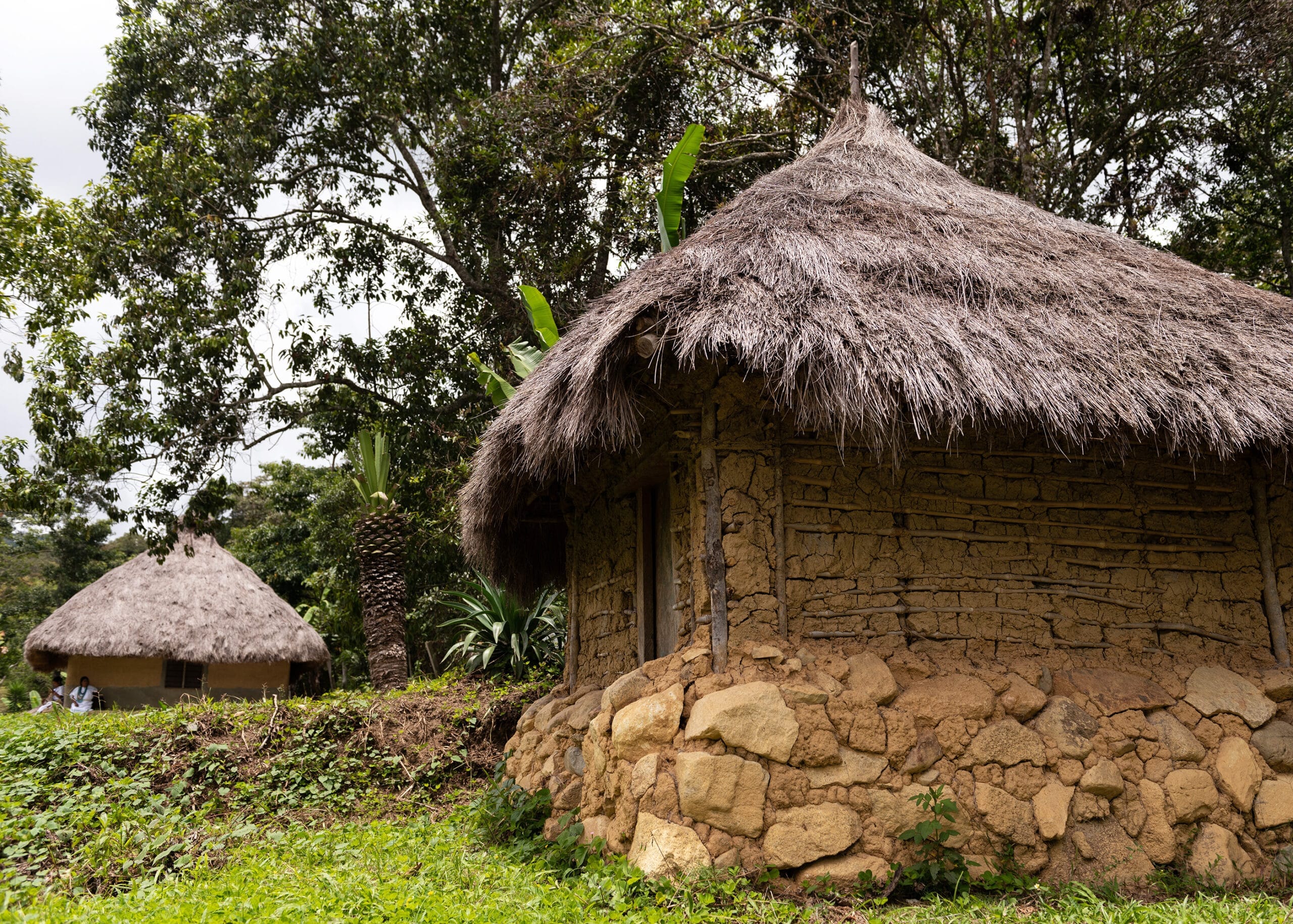Hütten in traditioneller Bauweise des Volkes der Arhuaco