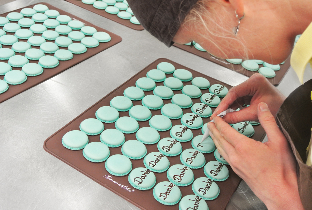 Pott au Chocolat Macaron Produktion Douglas Danke 2015